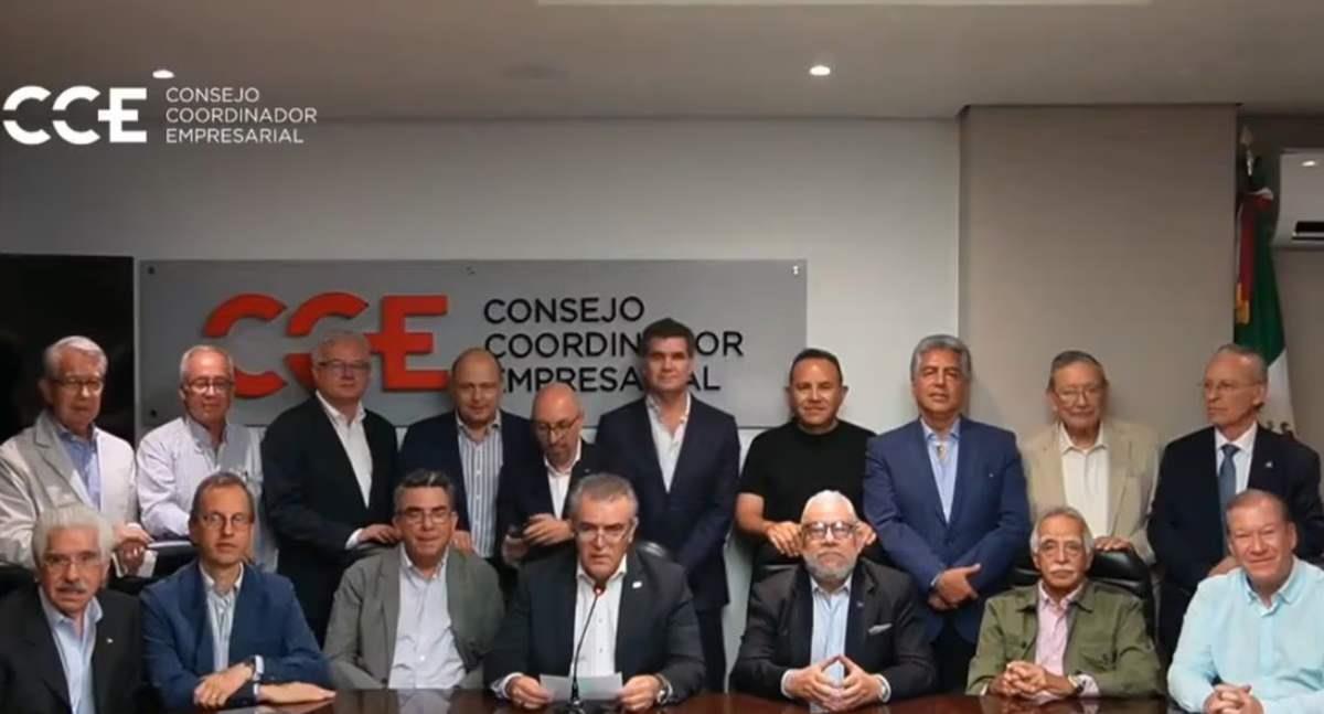 Empresarios califican elecciones de gran participación