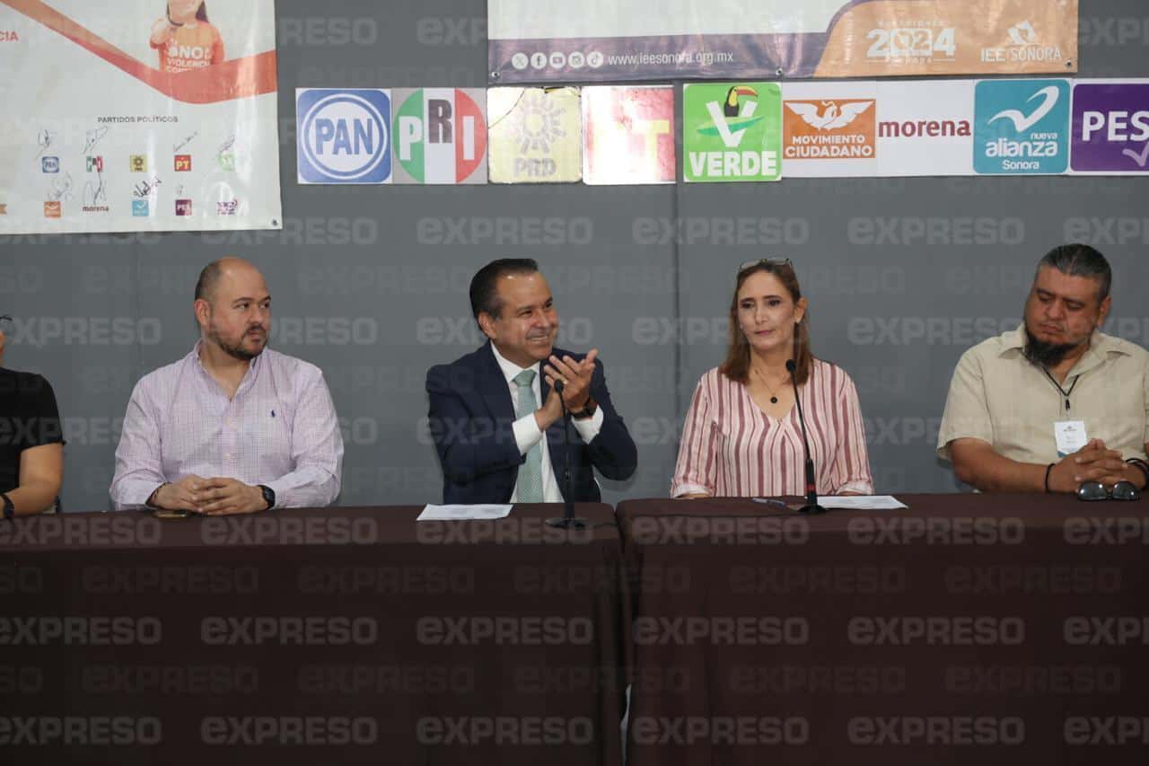 Recibe Antonio Astiazarán constancia de Alcalde electo de Hermosillo
