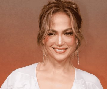Tras rumores de divorcio, Jennifer Lopez luce anillo de bodas