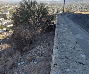 Caminantes del Desierto limpian el Cerro de la Campana