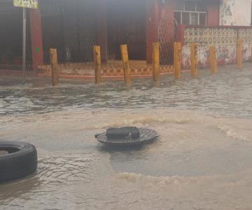 Colapsa drenaje sanitario al norte de Monterrey