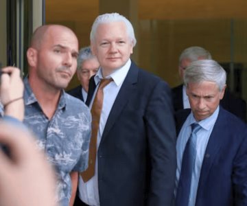 Julian Assange es declarado un hombre libre; le prohíben regresar a EU