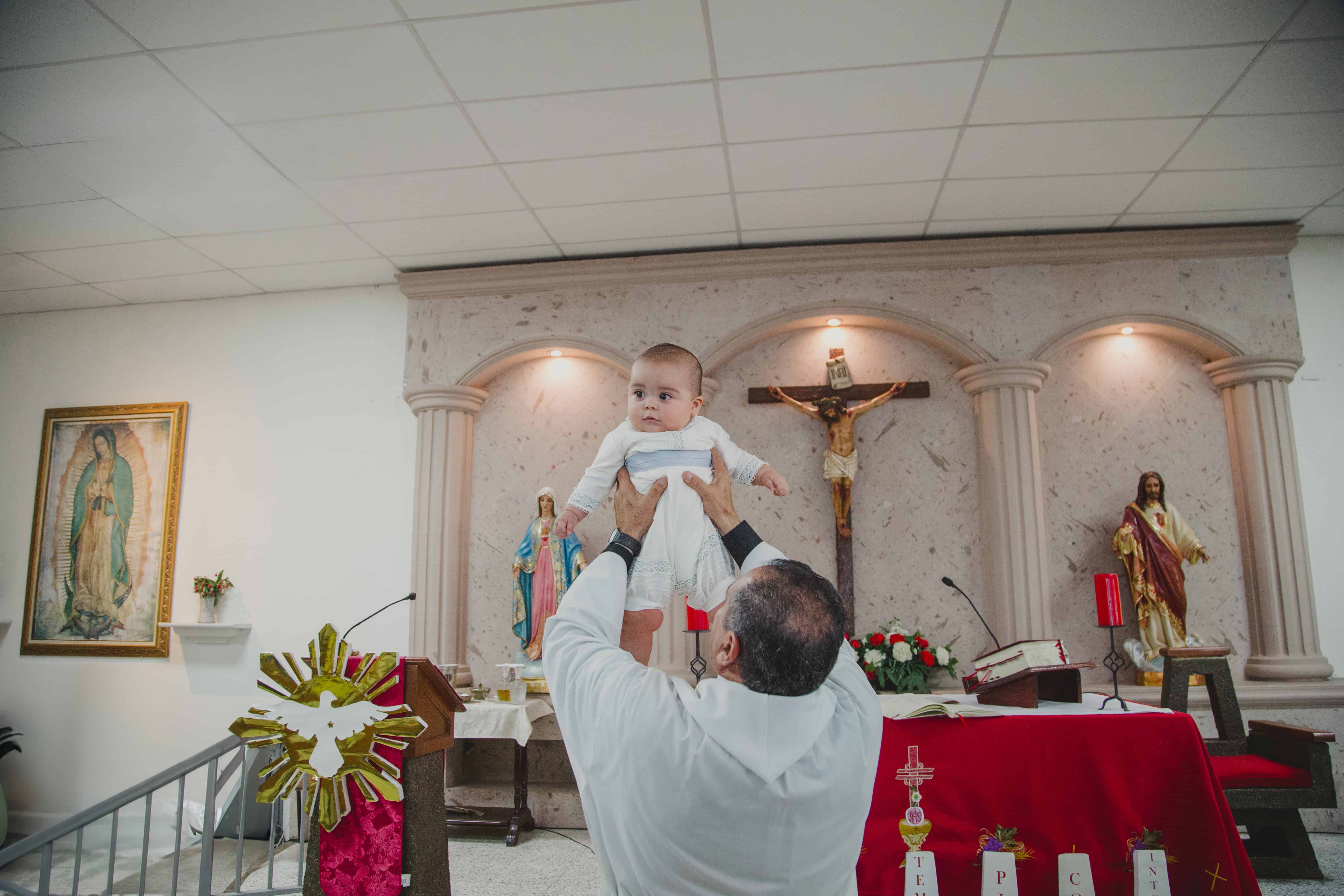 Rubén de los Santos Covarrubias es bautizado 