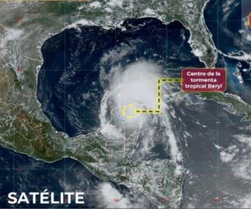 Beryl se debilita a tormenta tropical durante su paso por Yucatán