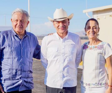 AMLO, Sheinbaum y Durazo supervisan central fotovoltaica de Puerto Peñasco
