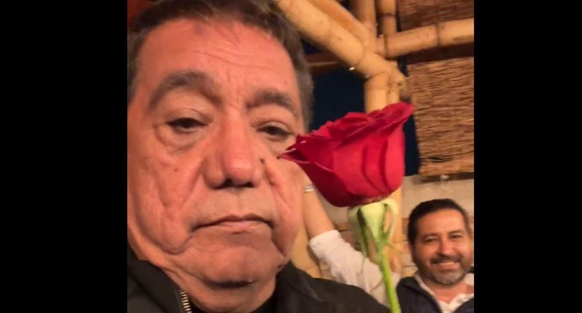 Félix Salgado Macedonio revive su faceta de cantante