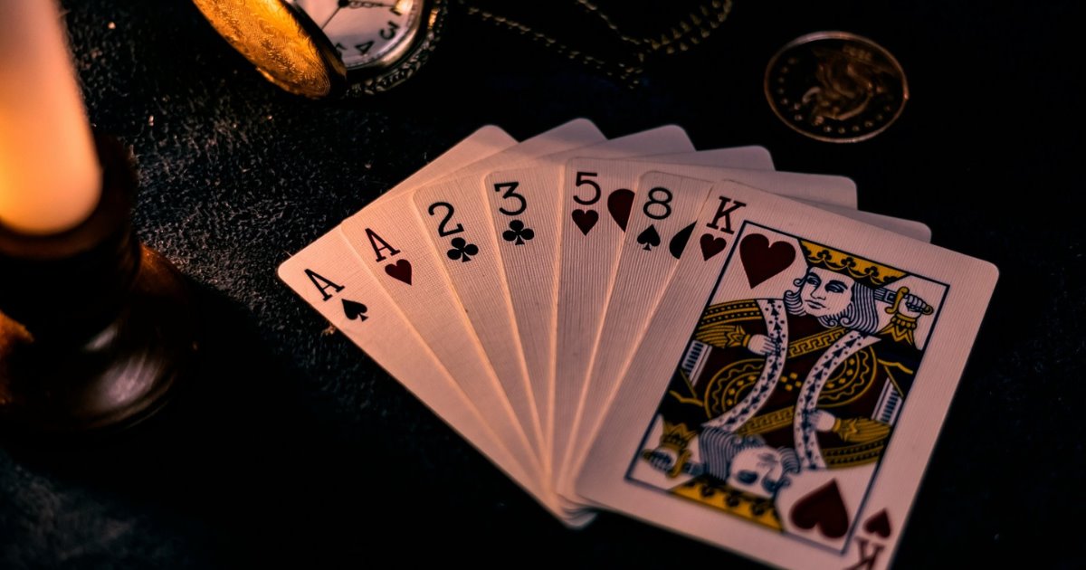Póker razz: entre cartas y estrategias de todo tipo