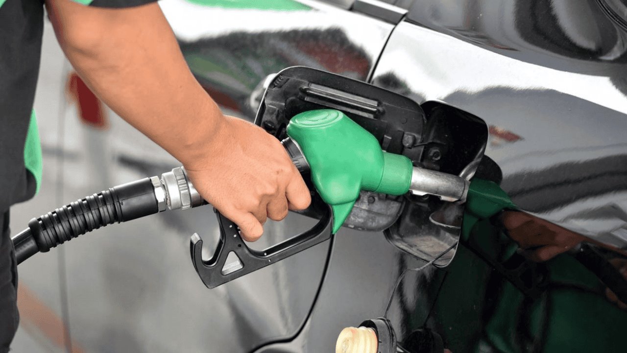 Precios de la gasolina en México dependen de factores políticos mundiales