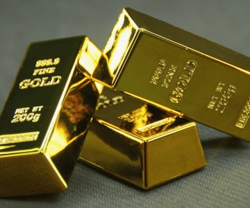 Precio del Oro rompe récord por previsiones de recorte de tasas de la Fed