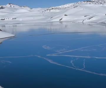 Lago emite sonidos por desplazamiento del hielo en Chile