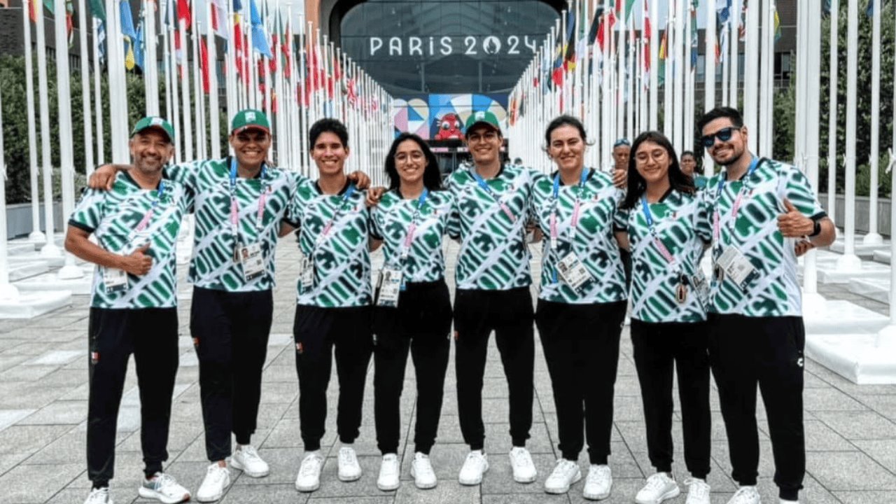 Equipo mexicano de tiro con arco y box llegan a París