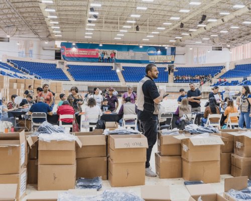 Comienza la entrega de más de 42 mil uniformes escolares en Nogales