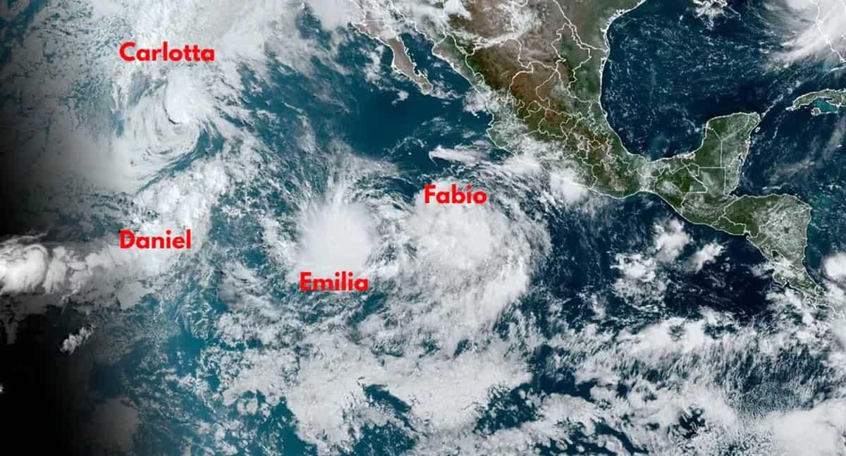 Cuatro tormentas tropicales recorren el Pacífico