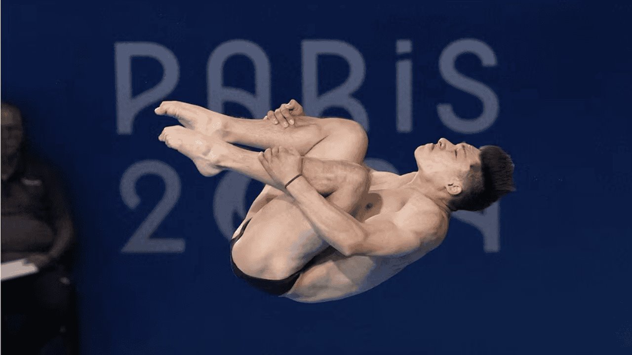 Osmar Olvera clasifica a la final de trampolín 3 metros en París 2024