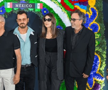 Tim Burton y el elenco de Beetlejuice visitan México