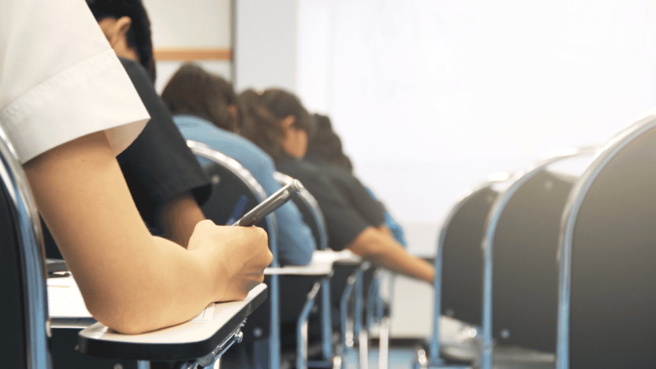 Alrededor de 500 estudiantes serán apoyados por beca El Valor de Educar