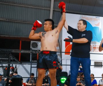 Jorge Halcón Olea se lleva la función de kickboxing de AKB Promotion