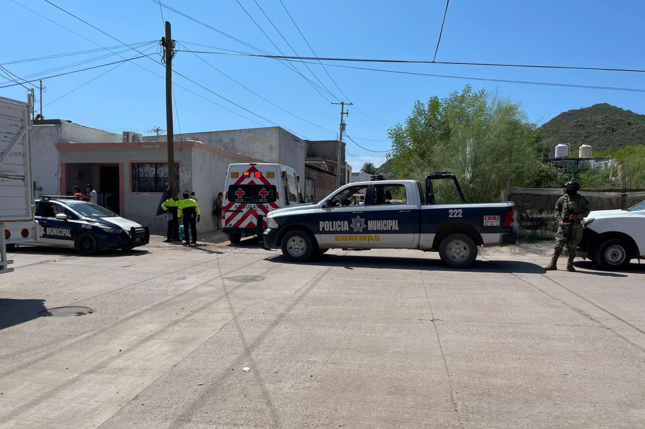 Muere a bordo de motocicleta; le dio un infarto mientras conducía