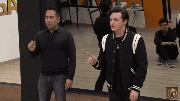 Drake Bell visita La Academia