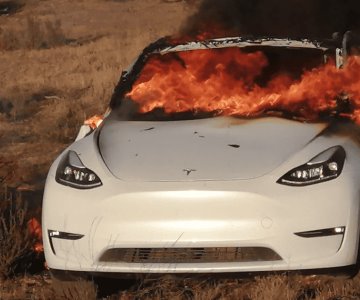 Otro vehículo Tesla se quema en BC; desconocen causa del incendio