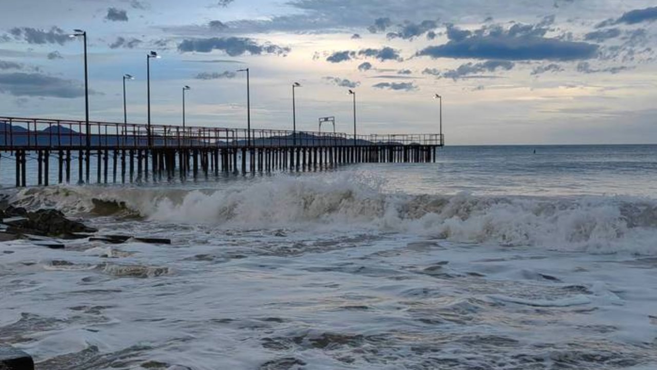 Cierran playas y zonas costeras en Bahía de Kino por tormenta tropical Ileana