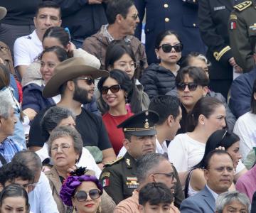 Tachan de diva y grosera a Ángela Aguilar en el desfile de la Independencia