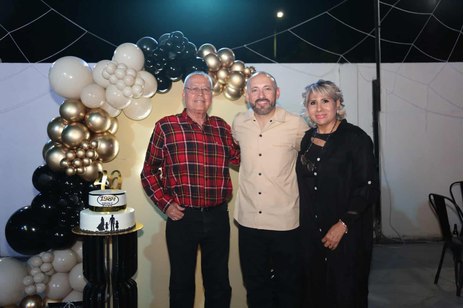 Carlos Morales celebra sus 40 años de vida