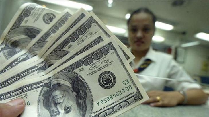 El dólar al menudeo cerró hoy en 19 pesos a la venta