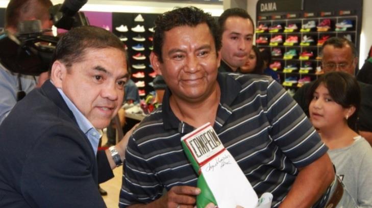Boxeadores mexicanos recuerdan grandes momentos ante público