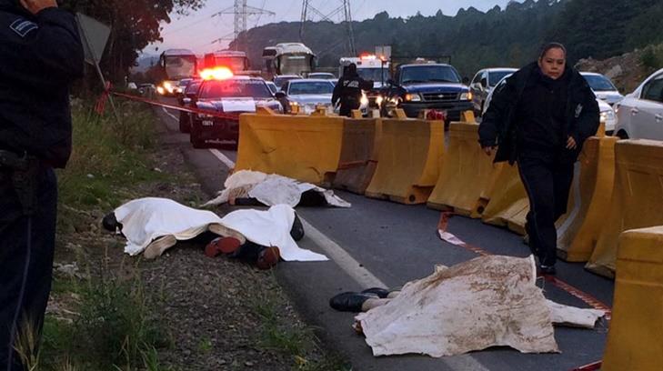 Hallan a 4 personas ejecutadas sobre la carretera México-Toluca