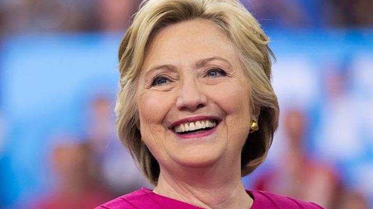 El FBI libera a Clinton de responsabilidad por correos electrónicos