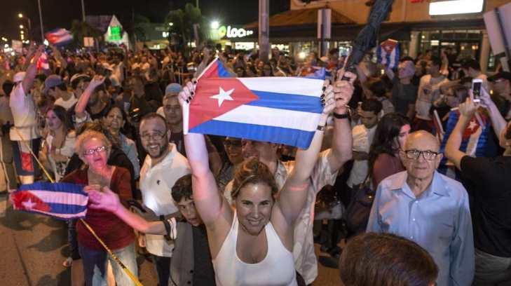 Exiliados celebran en Miami la muerte del líder cubano