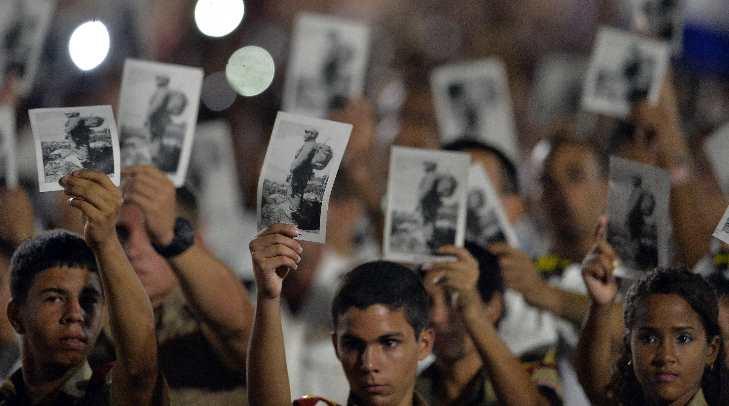Raúl Castro cierra homenaje a Fidel: Hasta la victoria siempre