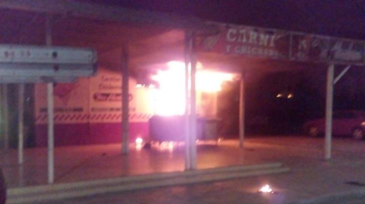 Incendian cinco taquerías de un mismo dueño en La Paz, Baja California Sur