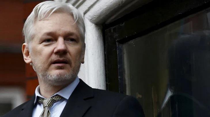 Fundador de WikiLeaks enfrenta cargos por delitos sexuales