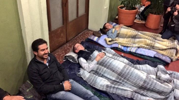 Ricardo Anaya se solidariza con Alcaldes de Veracruz y duerme fuera de Palacio