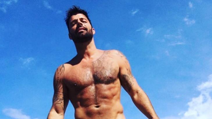 Ricky Martin enciende Instagram con una foto en traje de baño