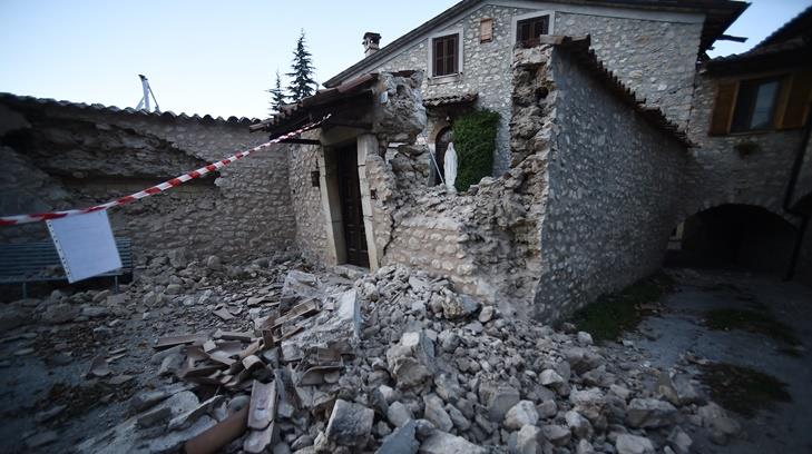 Suelo del centro de Italia se hunde 70 centímetros por temblor