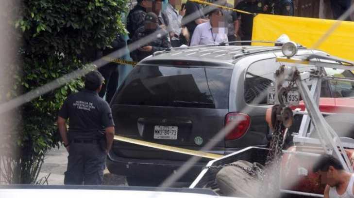 Ana Guevara ingresa a PGR para identificar camioneta de agresores