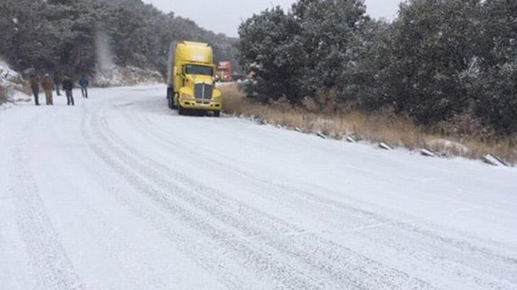 Protección Civil reporta nevadas en tramos carreteros de Sonora