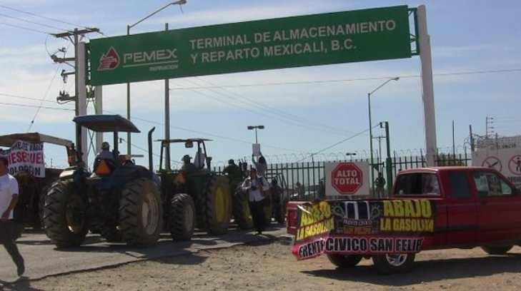 Liberan terminal de Pemex en Mexicali