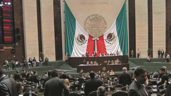 AMLO impulsa reducción de legisladores plurinominales