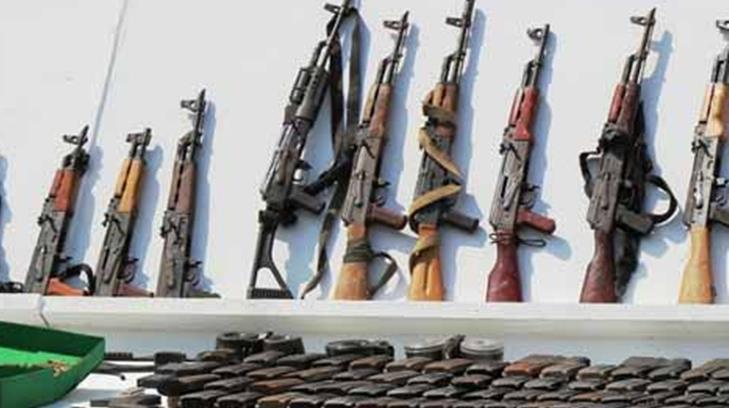 La PGR asegura armas, chalecos tácticos y 18 vehículos en Culiacán