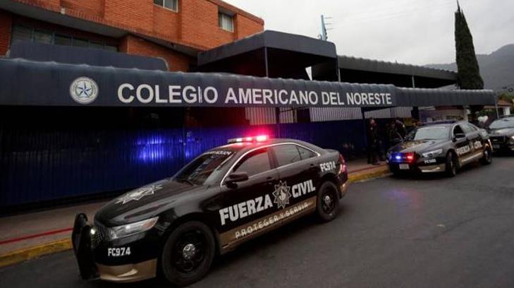Estudiante herida en colegio de Monterrey ya camina sola