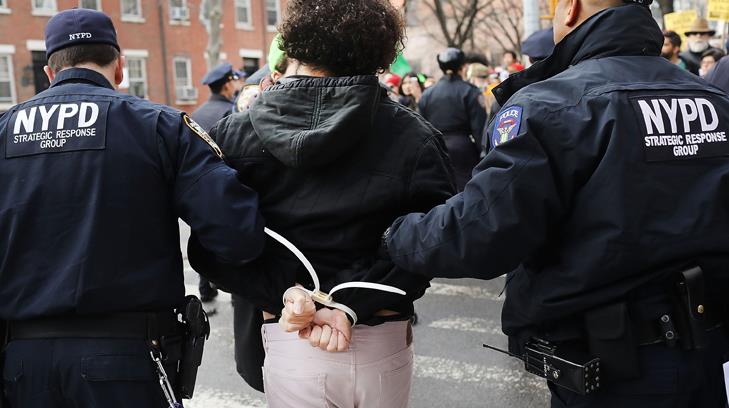 Arrestan a 40 indocumentados en Nueva York por políticas de Trump