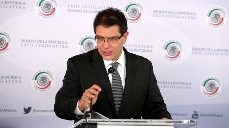 Armando Ríos Piter renuncia al PRD