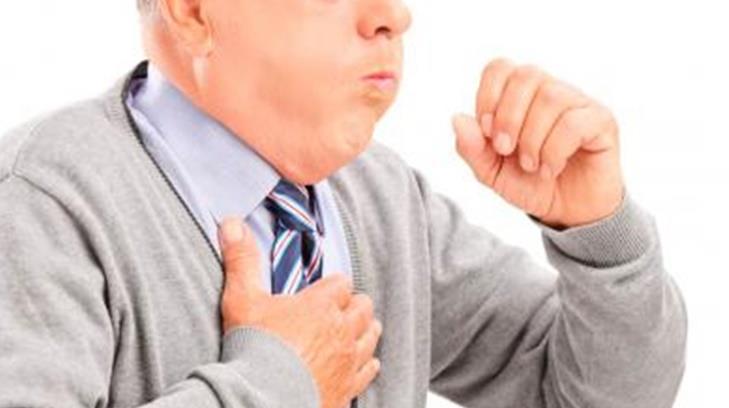 Dolor en el pecho y flemas con sangre son síntomas de cáncer de pulmón
