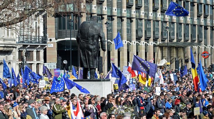 Miles de europeos protestan contra el Brexit en calles de Londres