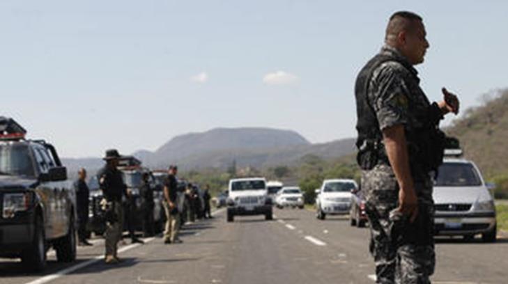 Llamada anónima los lleva a 10 cuerpos en zona de barrancas entre Jalisco y Colima