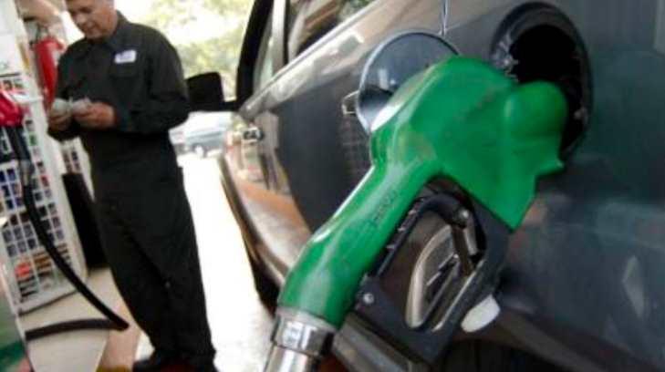 Baja precio de la gasolina; Magna costará 16.52 pesos el litro